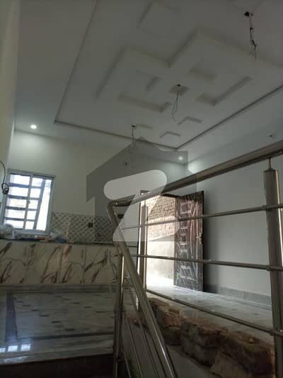 ستیانہ روڈ فیصل آباد میں 3 کمروں کا 2 مرلہ مکان 70.0 لاکھ میں برائے فروخت۔