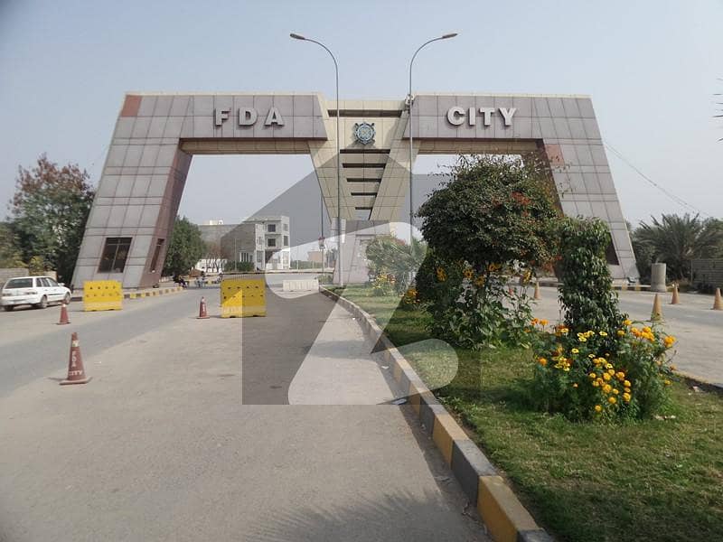 Become Owner Of Your Residential Plot Today Which Is Centrally Located In FDA City - Block E In Faisalabad
