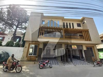 علامہ اقبال ٹاؤن لاہور میں 6 کمروں کا 5 مرلہ مکان 2.7 کروڑ میں برائے فروخت۔