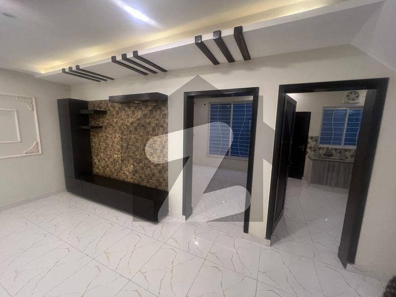 10 Marla Upper Portion Available For Rent In Wapda Town - Phase 2 Block N3