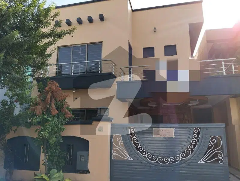 10 Marla Used House For Sale In Bahria Town Phase 3