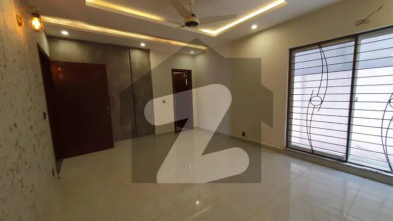 Lower Portion Available For Rent In Paragon City with gas