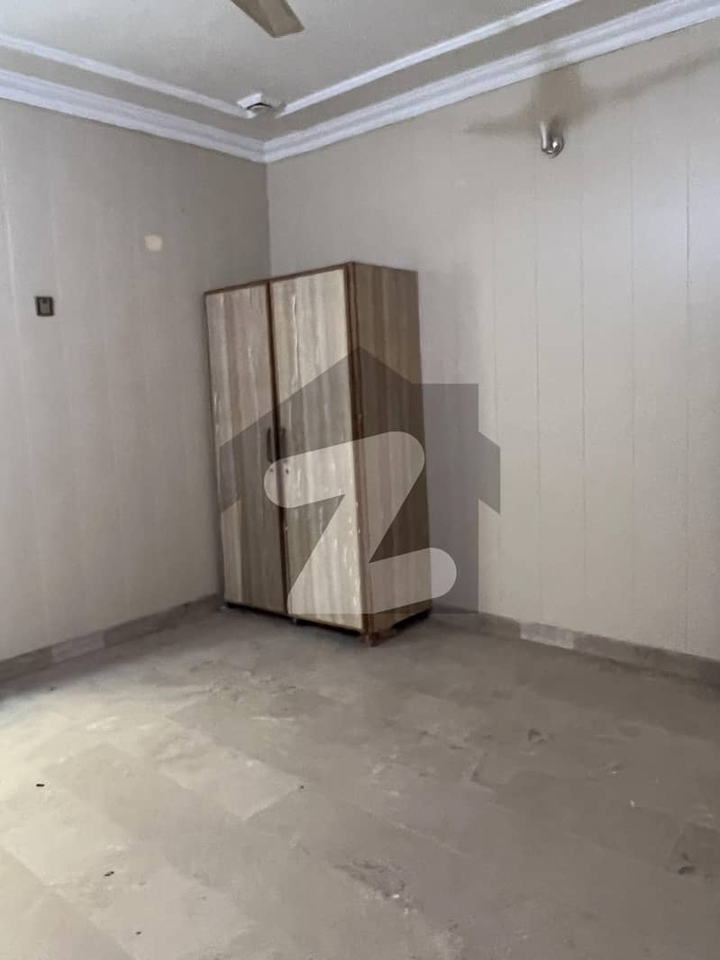 ریونیو سوسائٹی - بلاک اے ریوینیو سوسائٹی,لاہور میں 5 کمروں کا 12 مرلہ مکان 1.3 لاکھ میں کرایہ پر دستیاب ہے۔
