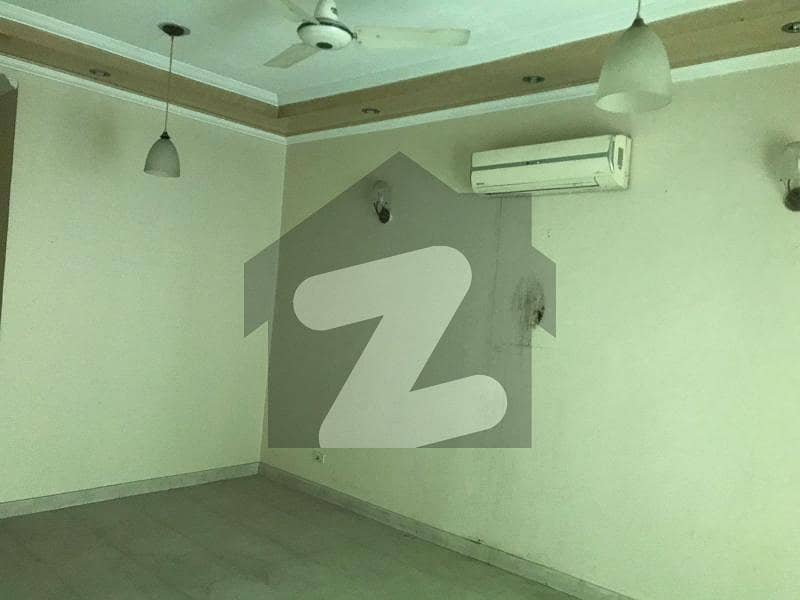 1 Kanal Portion For Rent In Main Cantt For Rent