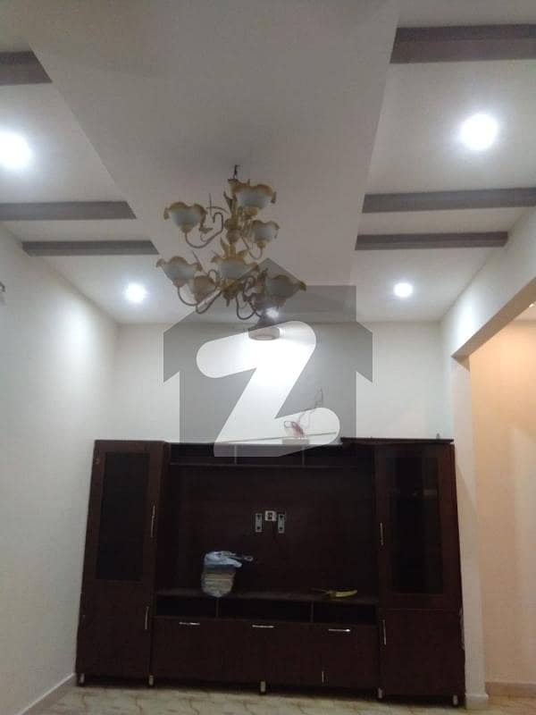 فارمانئیٹس ہاؤسنگ سکیم لاہور میں 1 کمرے کا 3 مرلہ فلیٹ 18.0 ہزار میں کرایہ پر دستیاب ہے۔