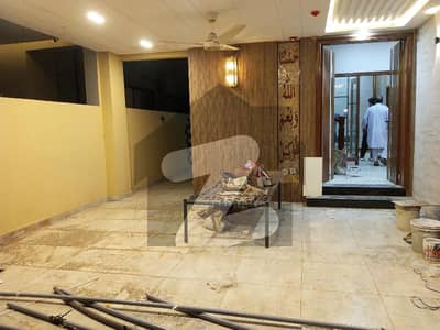 ایڈن سٹی - بلاک سی ایڈن سٹی,ایڈن,لاہور میں 5 کمروں کا 10 مرلہ مکان 1.6 لاکھ میں کرایہ پر دستیاب ہے۔