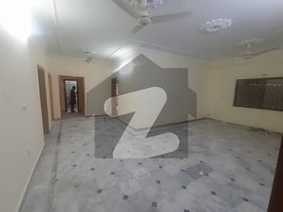 1 kanal Ground+basement for rent in soan garden