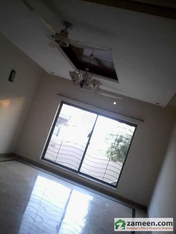 10 Marla Very Prime Located House For Sale In Askari 11