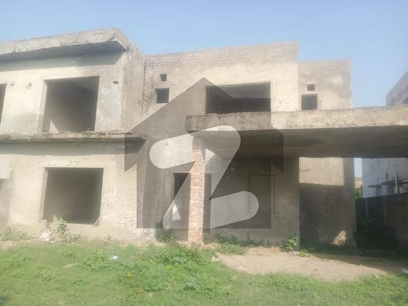 1 kanal Grey structure house for sale in Block Q