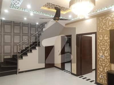 بحریہ ٹاؤن لاہور میں 3 کمروں کا 5 مرلہ مکان 60.0 ہزار میں کرایہ پر دستیاب ہے۔