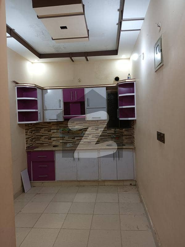 ناظم آباد - بلاک 5سی ناظم آباد,کراچی میں 2 کمروں کا 2 مرلہ بالائی پورشن 42.0 لاکھ میں برائے فروخت۔