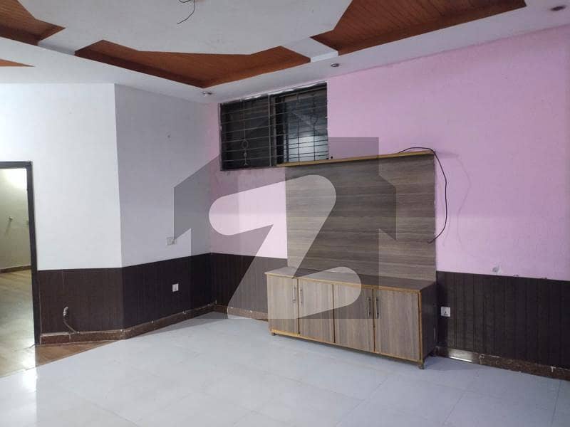 1 Kanal Lower Portion For Rent In PCSIR Staff Main College Road Lhr