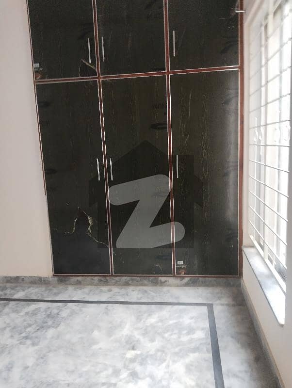 چنار باغ - کمرشل زون چنار باغ,لاہور میں 3 کمروں کا 6 مرلہ فلیٹ 25.0 ہزار میں کرایہ پر دستیاب ہے۔