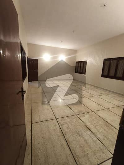 نارتھ ناظم آباد کراچی میں 4 کمروں کا 16 مرلہ مکان 1.22 لاکھ میں کرایہ پر دستیاب ہے۔