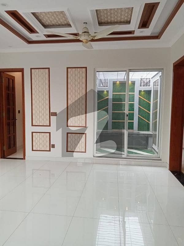 1 Kanal Upper portion Available for rent