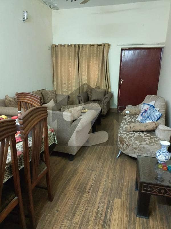 ماڈل ٹاؤن ۔ بلاک ایل ماڈل ٹاؤن,لاہور میں 5 کمروں کا 10 مرلہ مکان 4.15 کروڑ میں برائے فروخت۔