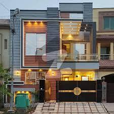 بحریہ ٹاؤن ۔ بلاک بی بی بحریہ ٹاؤن سیکٹرڈی,بحریہ ٹاؤن,لاہور میں 3 کمروں کا 6 مرلہ مکان 1.65 کروڑ میں برائے فروخت۔