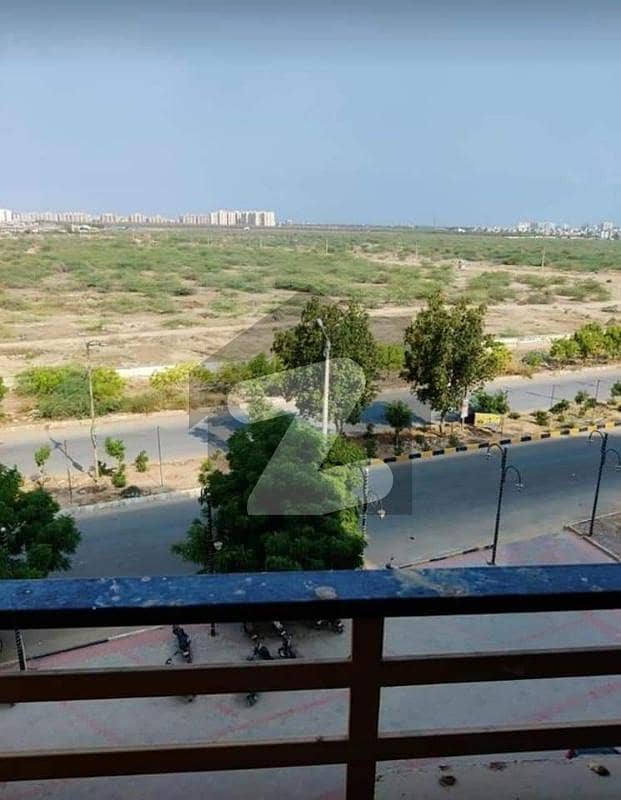 سفاری اینکلیو آپارٹمنٹس یونیورسٹی روڈ,کراچی میں 2 کمروں کا 5 مرلہ فلیٹ 1.25 کروڑ میں برائے فروخت۔