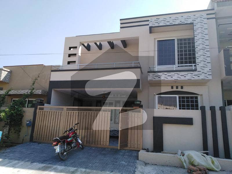 30X60 7 MARLA BRAND NEW HOUSE FOR RENT