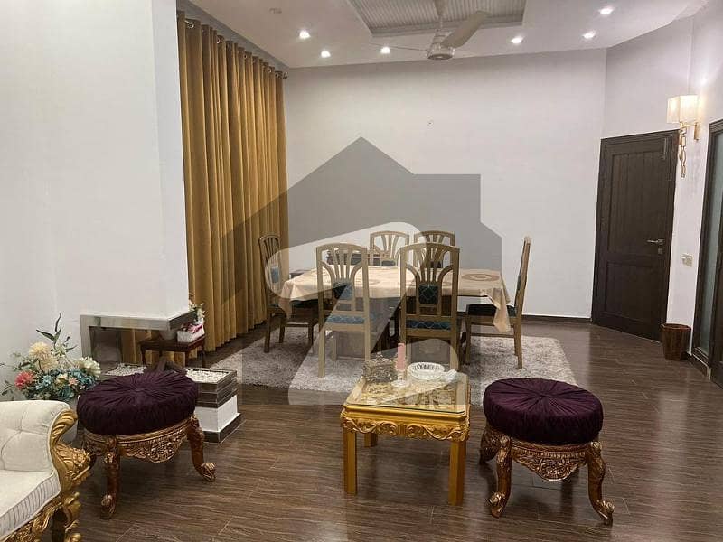 ڈیوائن گارڈنز لاہور میں 4 کمروں کا 11 مرلہ مکان 3.6 کروڑ میں برائے فروخت۔
