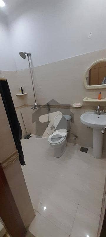 غازی روڈ کینٹ,لاہور میں 5 کمروں کا 10 مرلہ مکان 3.4 کروڑ میں برائے فروخت۔