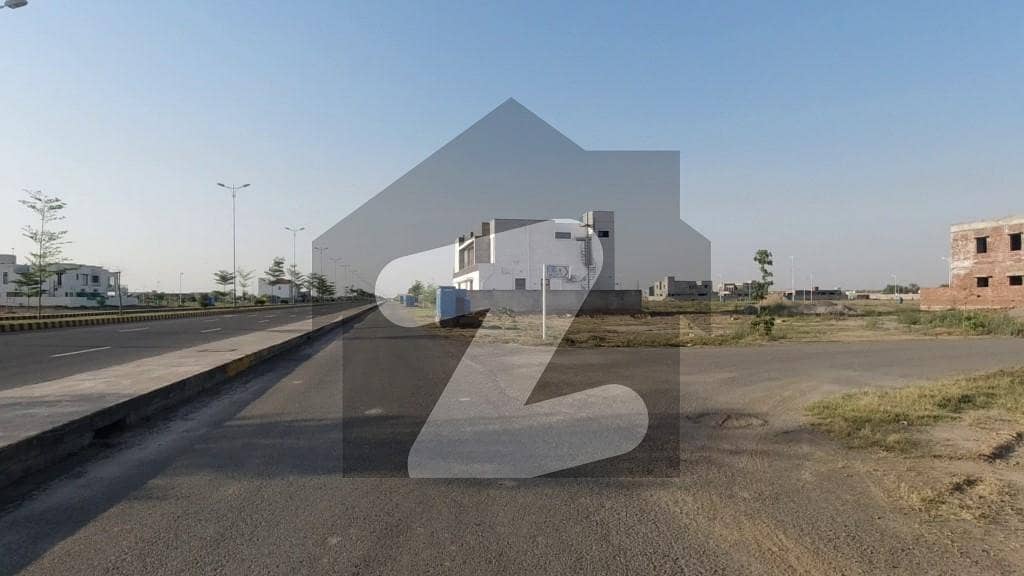 Commercial Plot Of 8 Marla In DHA Phase 7 - Block Y Is Available
