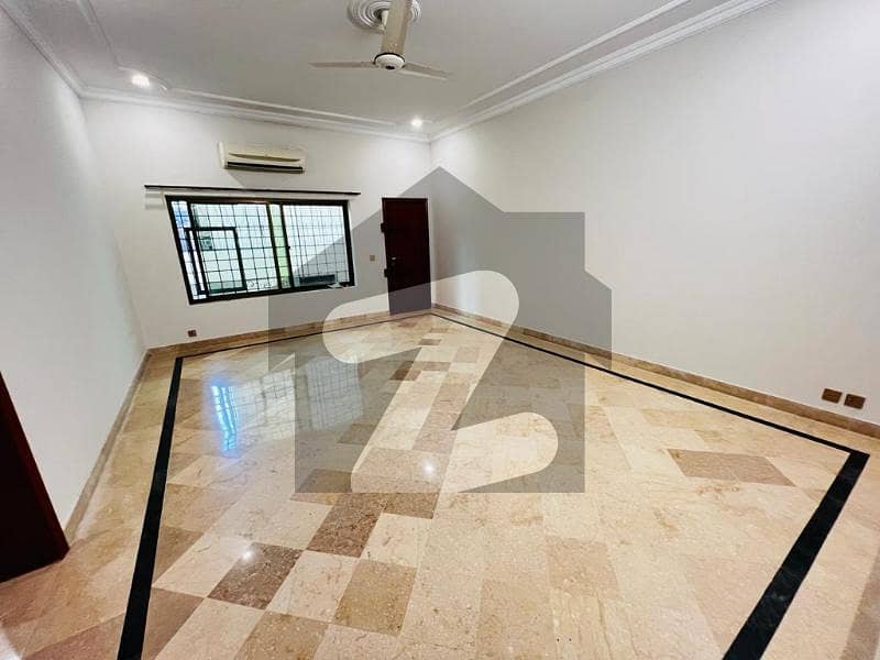 ای ۔ 7 اسلام آباد میں 10 کمروں کا 1 کنال مکان 60.0 کروڑ میں برائے فروخت۔ ای ۔ 7 اسلام آباد میں 10 کمروں کا 1 کنال مکان 60.0 کروڑ میں برائے فروخت۔