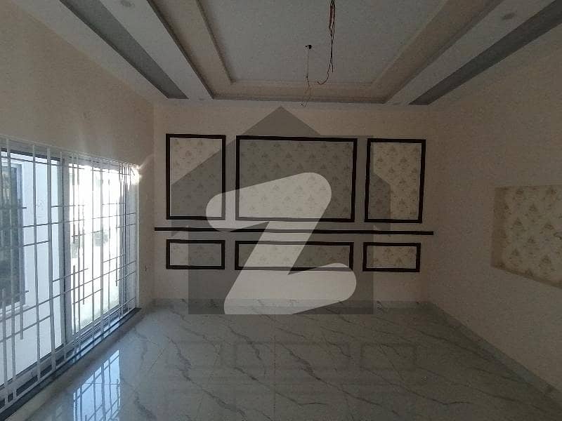 Spacious Prime Location House Is Available In Wapda Town Phase 1 - Block E For sale