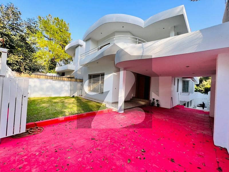 Triple Story House for Rent in F-7 Triple Story House for Rent in F-7