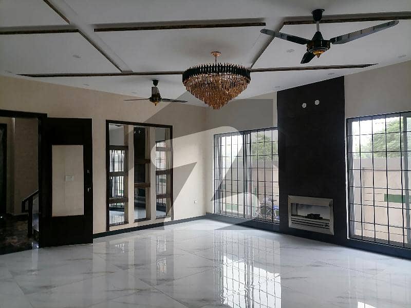 آئی ای پی انجینئرز ٹاؤن - سیکٹر بی آئی ای پی انجینئرز ٹاؤن,لاہور میں 7 کمروں کا 1 کنال مکان 7.8 کروڑ میں برائے فروخت۔