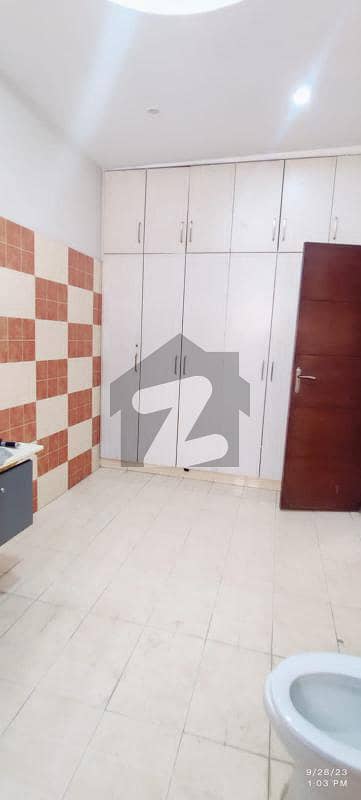 1 kanal House For Rent