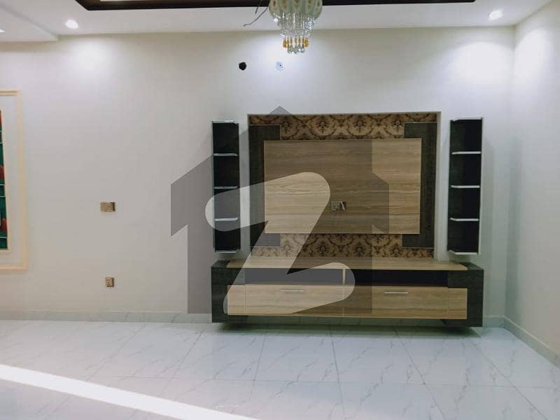 PERFECT LOCATION 6 MARLA HOUSE AVAILABLE FOR SALE IN NASHEMAN-E-IQBAL PHASE 2