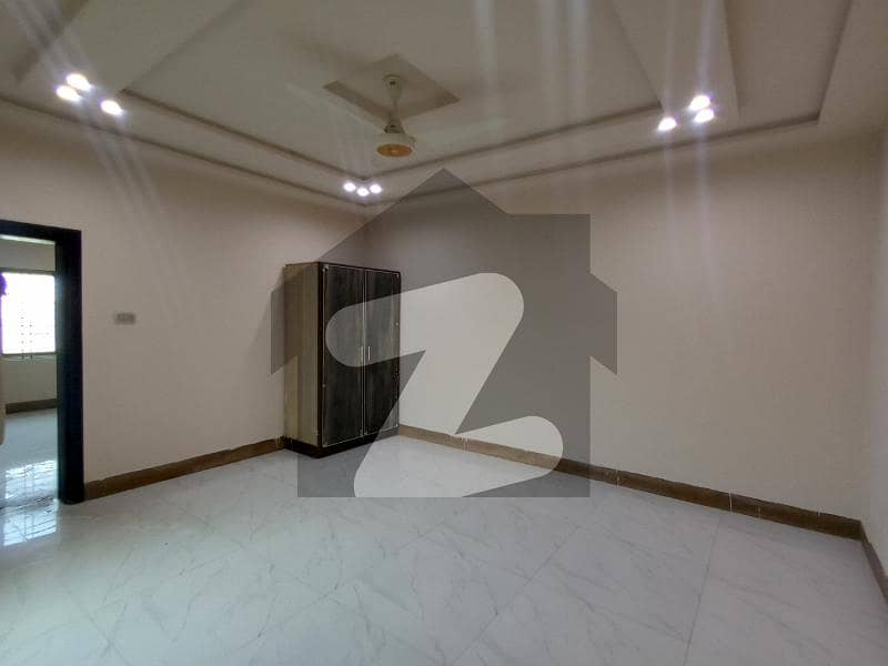 ایڈن ویلی فیصل آباد میں 5 کمروں کا 6 مرلہ مکان 3.25 کروڑ میں برائے فروخت۔