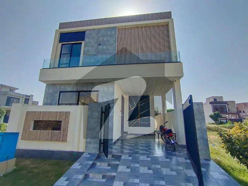 DEFENCE BEAUTIFULL RENOVATED FIVE MARLA FULL HOUSE FOR RENT IN DHA LAHORE