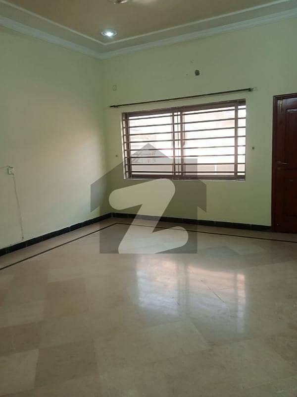 1 Kanal upper portion available for rent in E-11 Islamabad