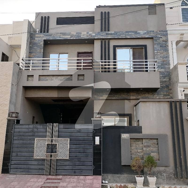 5 Marla House Is Available In Jeewan City - Phase 3