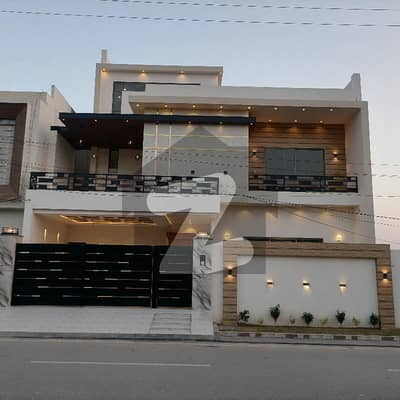 10 Marla House For sale In Jeewan City - Phase 2 Sahiwal
