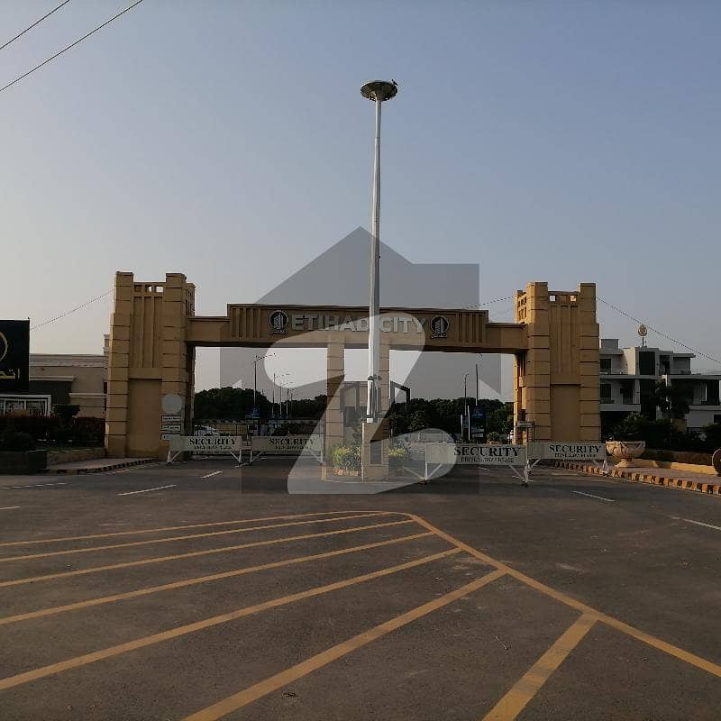 Residential Plot Sized 10 Marla Is Available For sale In Ittehad City