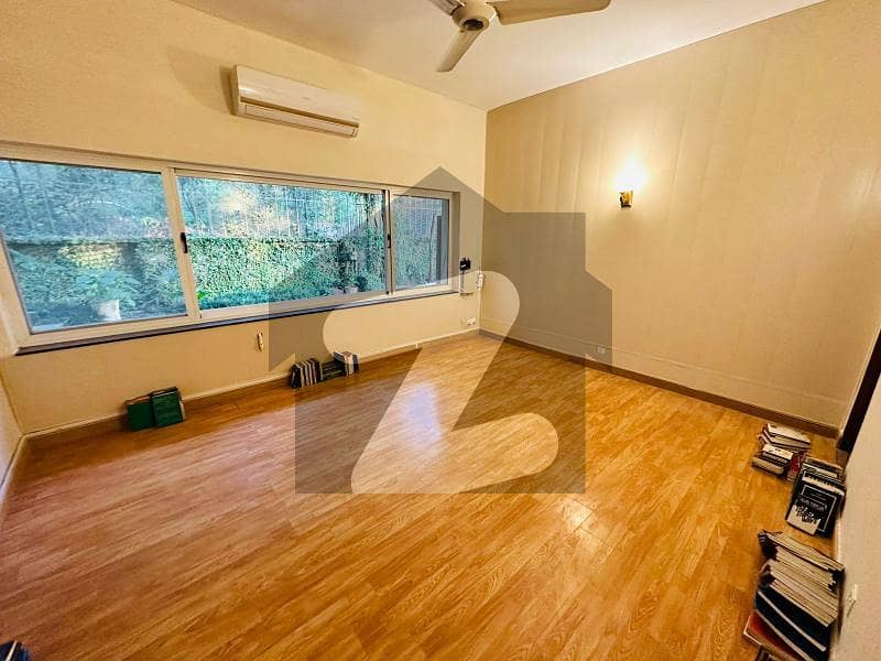ایف ۔ 7 اسلام آباد میں 6 کمروں کا 1 کنال مکان 32.0 کروڑ میں برائے فروخت۔ ایف ۔ 7 اسلام آباد میں 6 کمروں کا 1 کنال مکان 32.0 کروڑ میں برائے فروخت۔