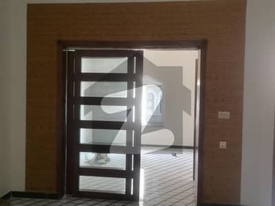 5 Marla Spacious House Available In Millat Road For sale
