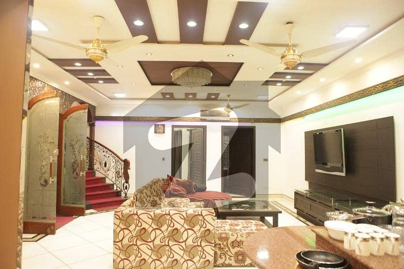 In Model Town 2 Kanal House For rent