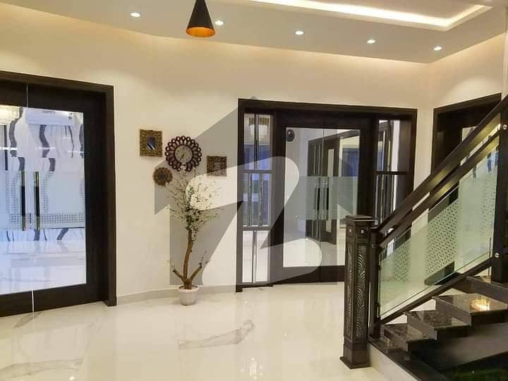 8 MARLA LOWER PORTION FACING ASKARI 11 BEAUTIFUL LOCATION AVAILABLE FOR RENT