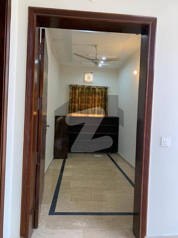 کینال گارڈن ۔ بلاک ای کینال گارڈن,لاہور میں 2 کمروں کا 10 مرلہ مکان 49.5 ہزار میں کرایہ پر دستیاب ہے۔