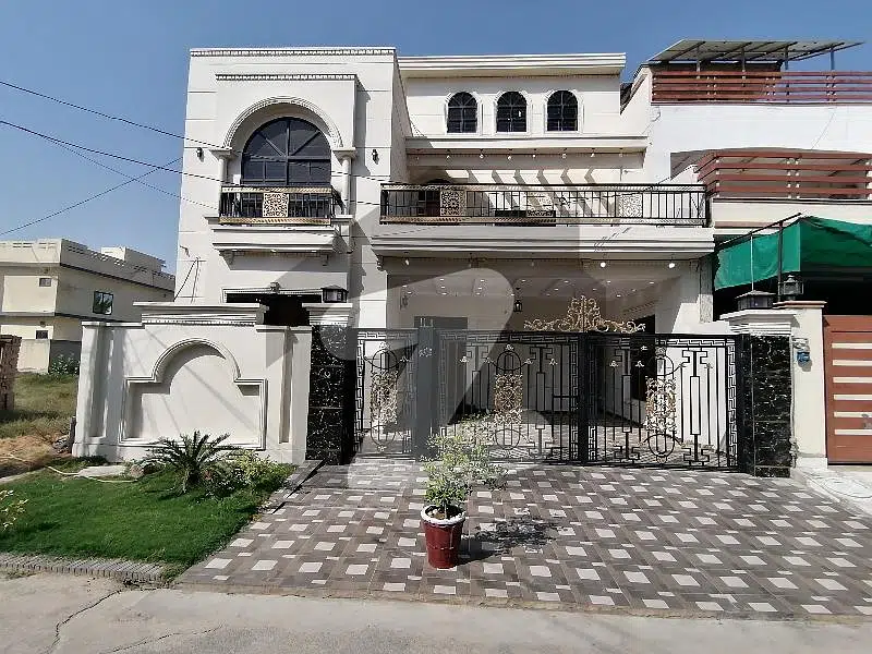 Tripple Storey 10 Marla House Available In Wapda Town Phase 2 For sale