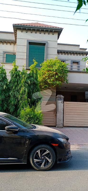 SPACIAL HOUSE 10 MARLA 5 BED ROOM FOR SALE SPACIAL HOUSE 10 MARLA 5 BED ROOM FOR SALE
