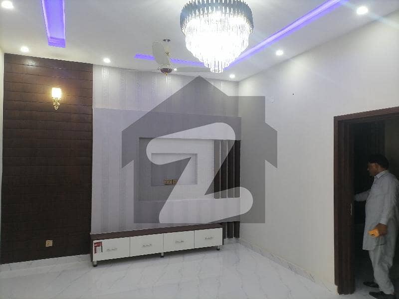 نواب ٹاؤن لاہور میں 5 کمروں کا 1 کنال مکان 1.9 لاکھ میں کرایہ پر دستیاب ہے۔