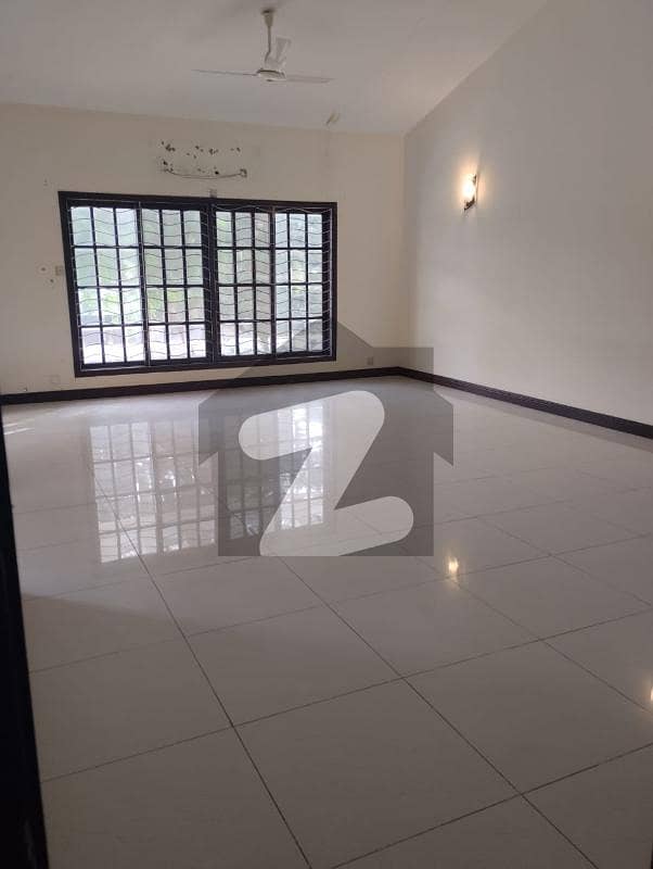 1000 Sq. Yds. Well Maintained Luxurious Bungalow For Rent At Khayaban-E-Badar, DHA Phase 5