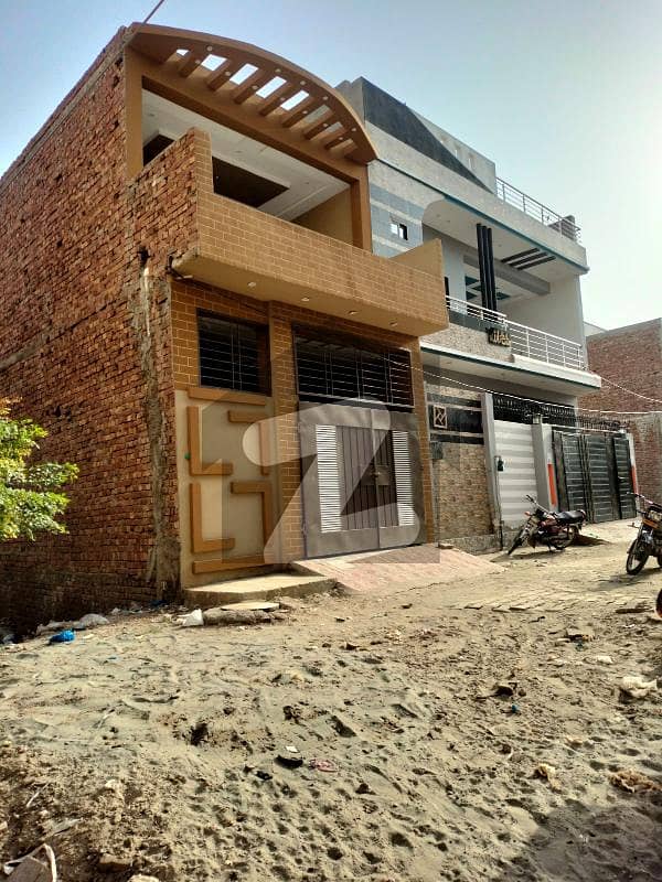 Dubl story house available for sale in Shalimar calony multan