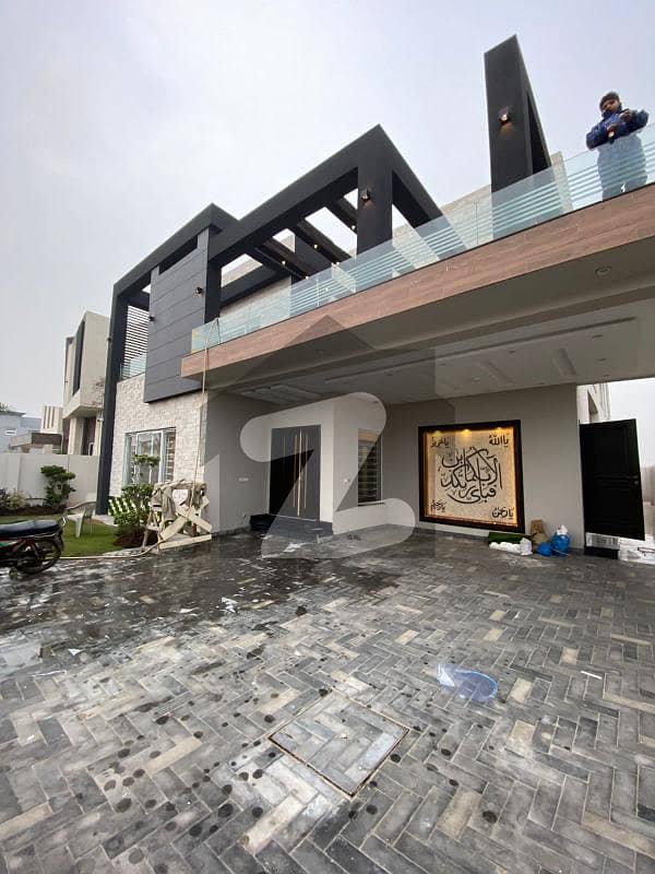 Lavish Banglow For Sale In DHA Phase 8