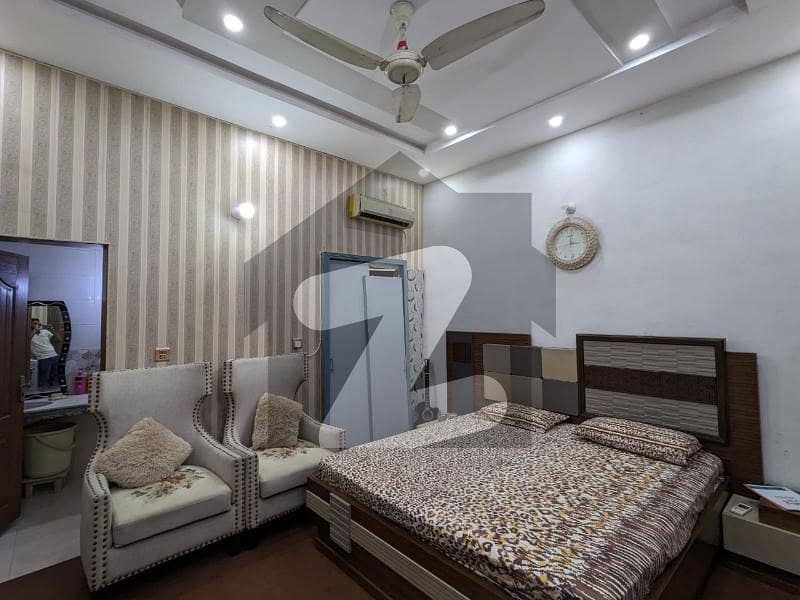 جوہر ٹاؤن فیز 1 - بلاک بی3 جوہر ٹاؤن فیز 1,جوہر ٹاؤن,لاہور میں 3 کمروں کا 5 مرلہ مکان 1.8 کروڑ میں برائے فروخت۔